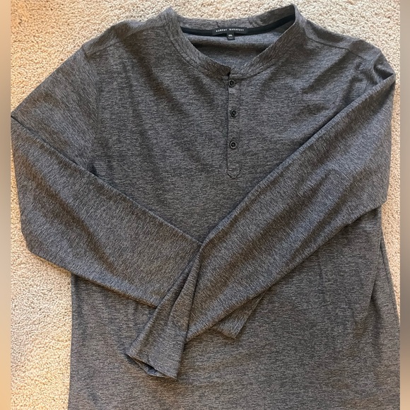 Roger barakett long sleeve Henley - Picture 1 of 3